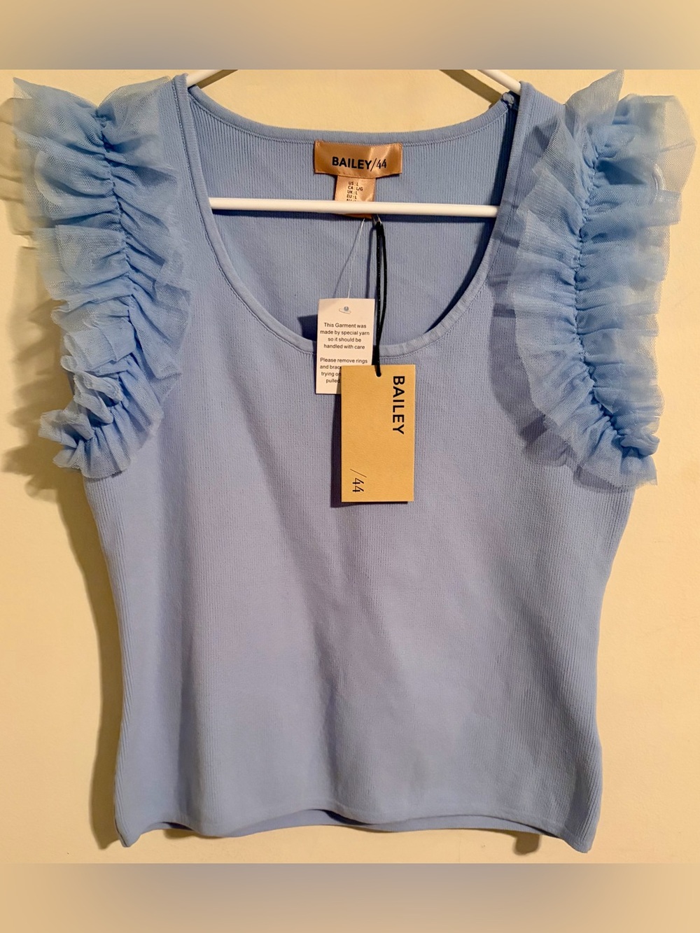 NWT Women’s Bailey 44 Luxury Baby Blue Knit Ruffle Sleeve Ribbed Top Size Large